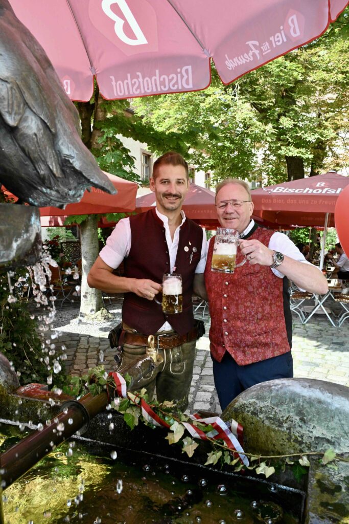 2. Bierbrunnenfest - Prost